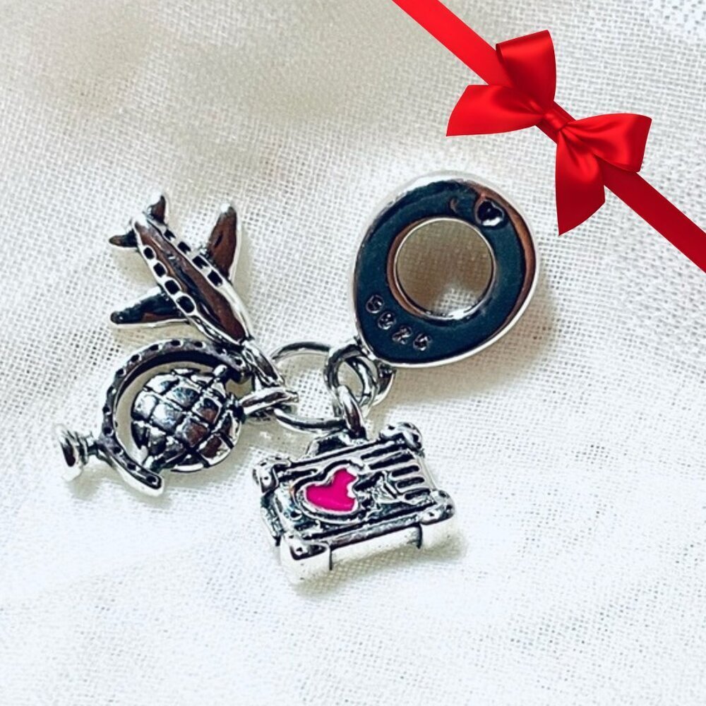 ✈️🌍 NWOT Travel Lovers Charm – Airplane, Globe & Suitcase 🎒✨
